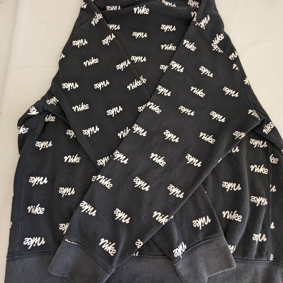 Nike Hoodie with Front Pockets - Like New Condition Large - Picture 4 of 8